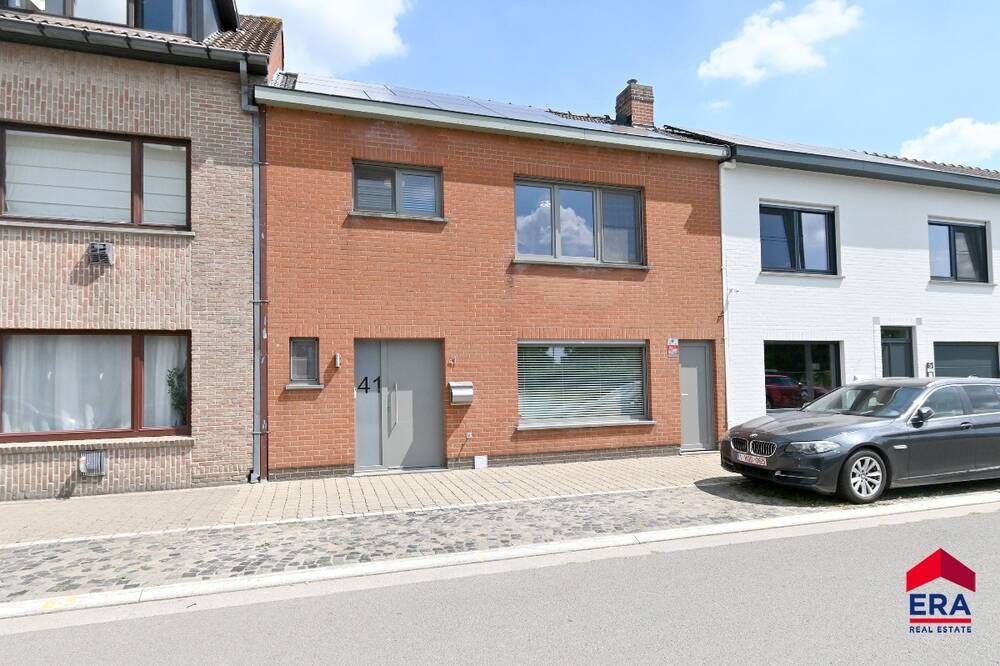 Huis te koop in Eeklo 9900 325000.00€ 4 slaapkamers 200.00m² - Zoekertje 538562
