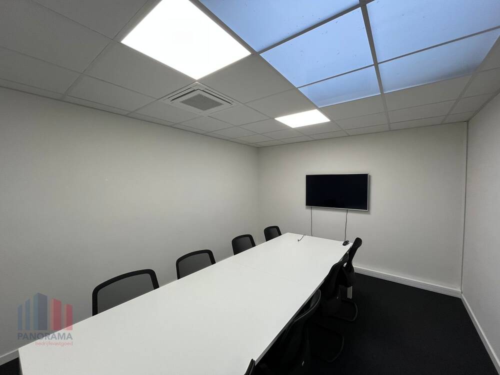 Handelszaak te huur in Lochristi 9080 1300.00€ slaapkamers 30.00m² - Zoekertje 538800