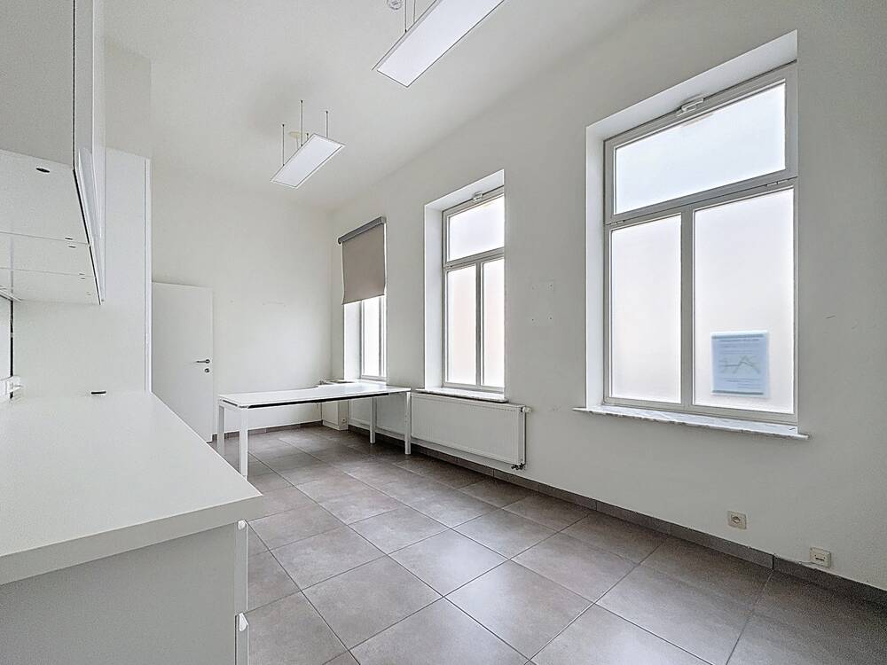 Handelszaak te in Gent 9000 1300.00€ slaapkamers 76.00m² - Zoekertje 538899
