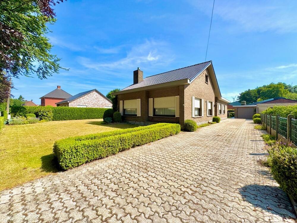 Huis te koop in Oosteeklo 9968 379000.00€ 3 slaapkamers 154.00m² - Zoekertje 539850