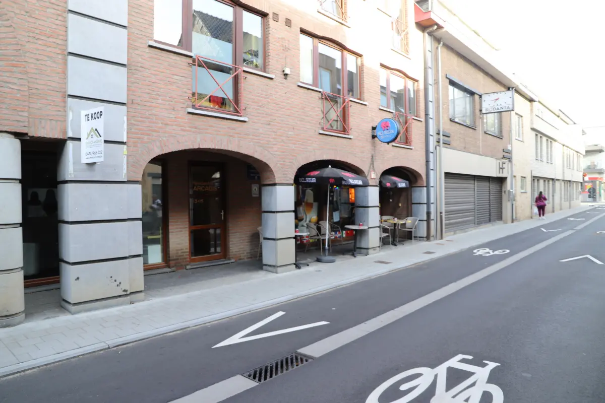 Handelszaak te  koop in Melle 9090 150000.00€  slaapkamers 108.00m² - Zoekertje 539474