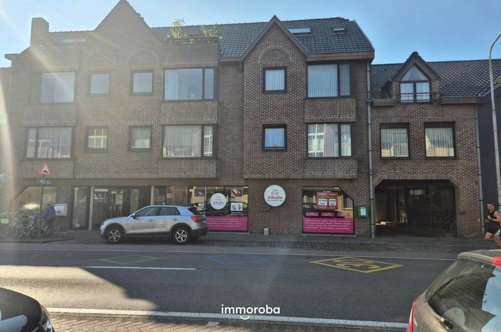 Handelszaak te huur in Nazareth 9810 990.00€ slaapkamers m² - Zoekertje 542603