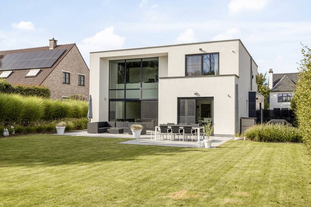 Villa te  huur in Erembodegem 9320 1950.00€ 4 slaapkamers 384.00m² - Zoekertje 543763