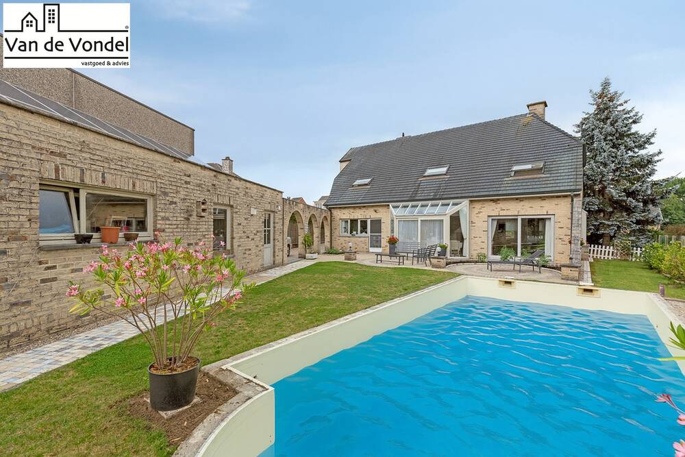 Villa te koop in Aalst 9300 769000.00€ 5 slaapkamers 311.00m² - Zoekertje 543764
