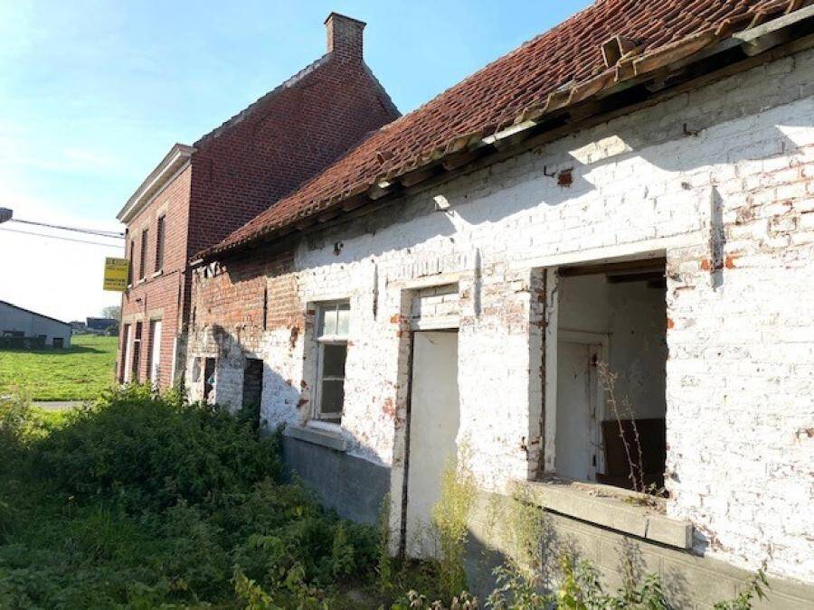 Huis te  koop in Smeerebbe-Vloerzegem 9506 130000.00€ 4 slaapkamers 148.00m² - Zoekertje 543059