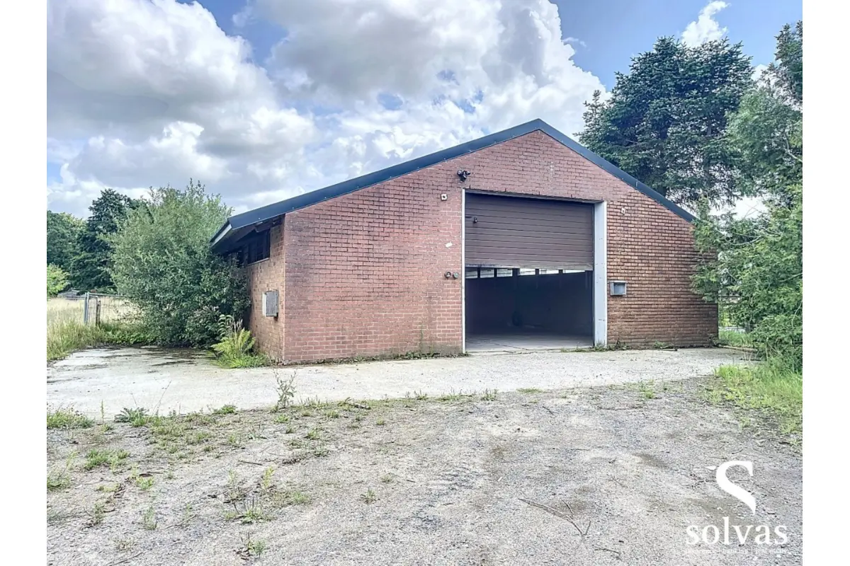 Handelszaak te  huur in Aalter 9880 1200.00€  slaapkamers m² - Zoekertje 544879