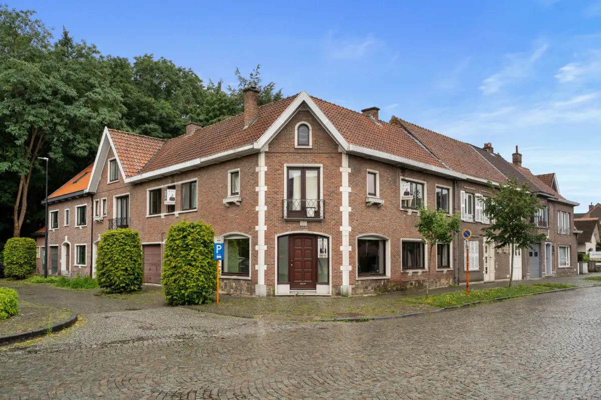 Huis te  koop in Zele 9240 430000.00€ 4 slaapkamers 313.00m² - Zoekertje 545250