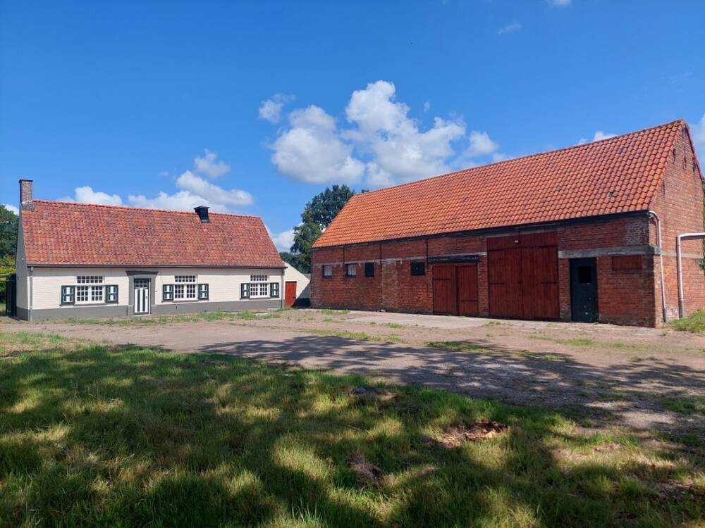 Huis te  huur in Lembeke 9971 1100.00€ 3 slaapkamers 140.00m² - Zoekertje 545176