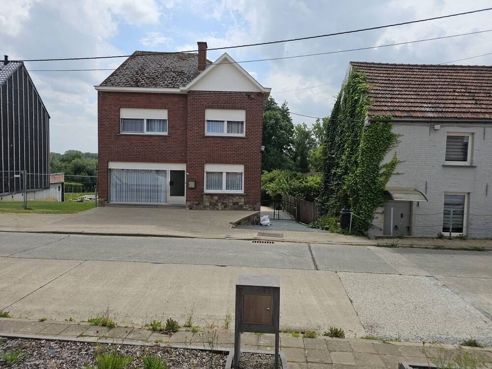 Huis te koop in Waarbeke 9506 295000.00€ 4 slaapkamers m² - Zoekertje 545390