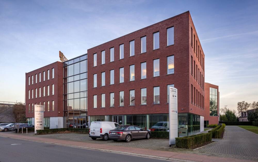 Handelszaak te huur in Zele 9240 3250.00€ slaapkamers m² - Zoekertje 545799