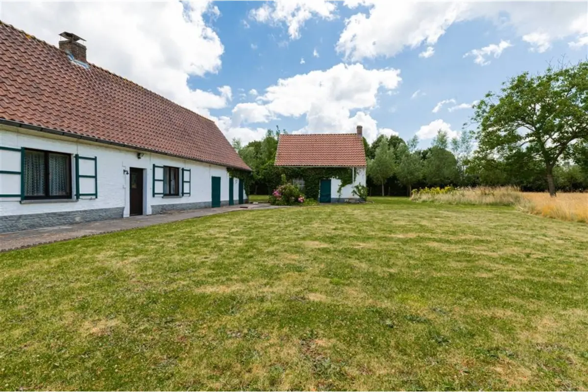 Handelszaak te  koop in Wortegem-Petegem 9790 975000.00€ 3 slaapkamers 135.00m² - Zoekertje 553702