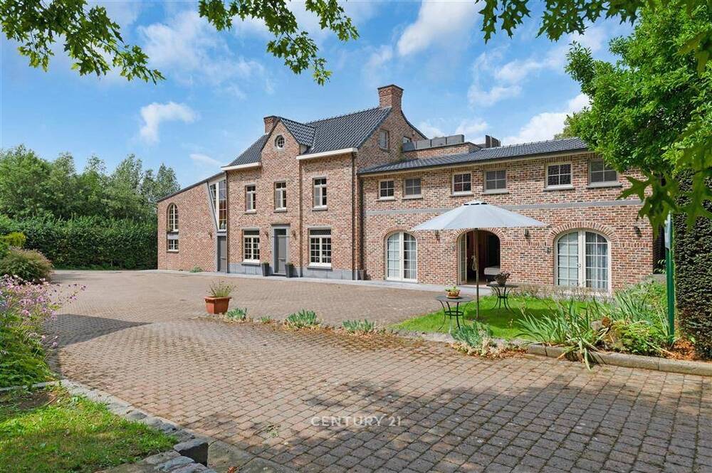Handelszaak te  koop in Sint-Lievens-Houtem 9520 1645000.00€ 12 slaapkamers 801.00m² - Zoekertje 547380