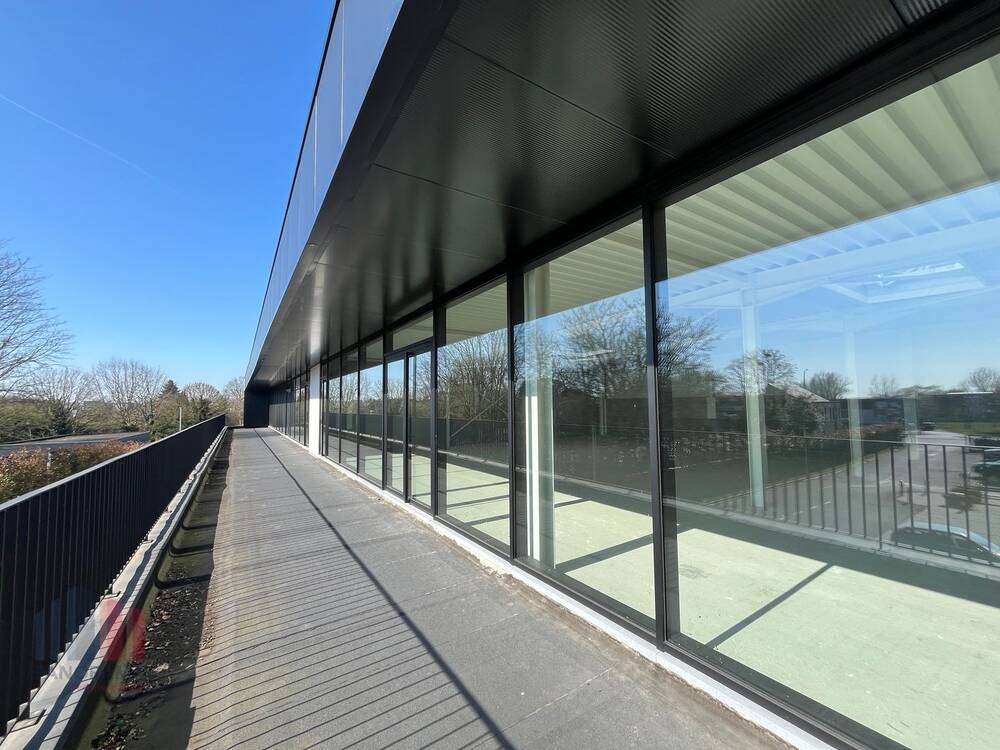Handelszaak te huur in Lochristi 9080 3950.00€ slaapkamers 351.00m² - Zoekertje 548462