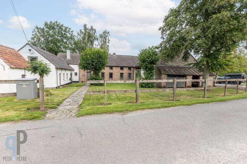 Huis te  koop in Maarkedal 9680 795000.00€ 6 slaapkamers 358.00m² - Zoekertje 548445