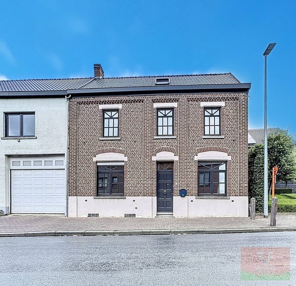 Huis te  koop in Elene 9620 299000.00€ 3 slaapkamers 203.00m² - Zoekertje 550182