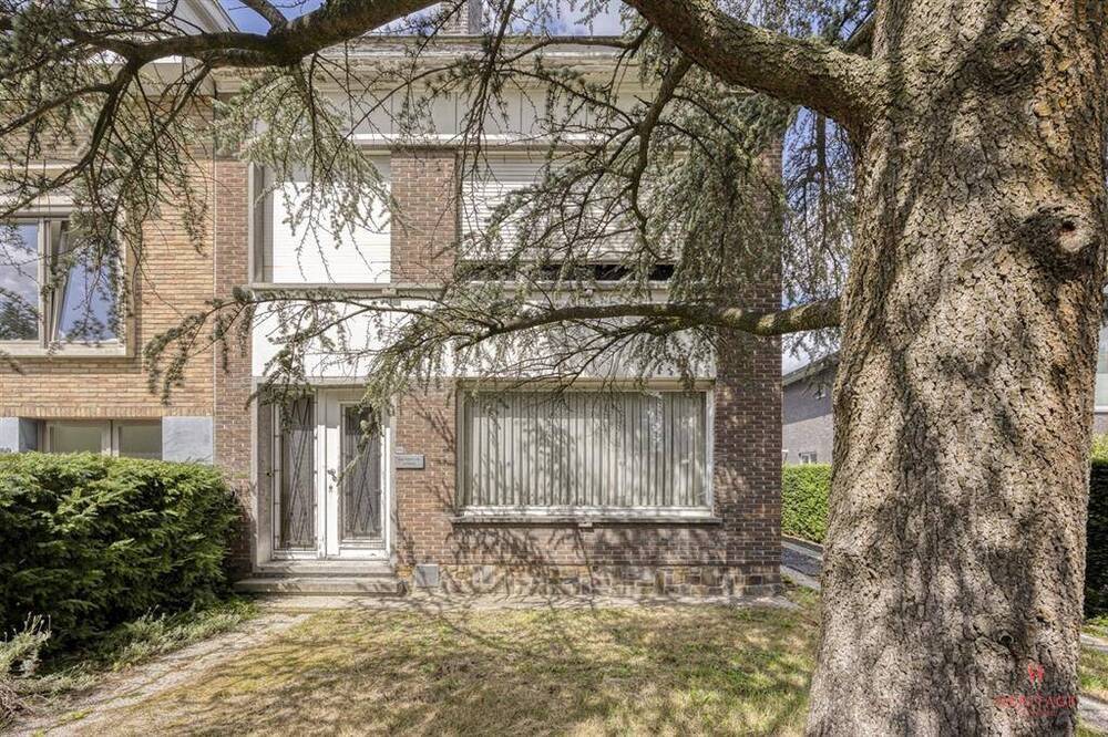Huis te koop in Sint-Amandsberg 9040 399000.00€ 4 slaapkamers 145.00m² - Zoekertje 550513