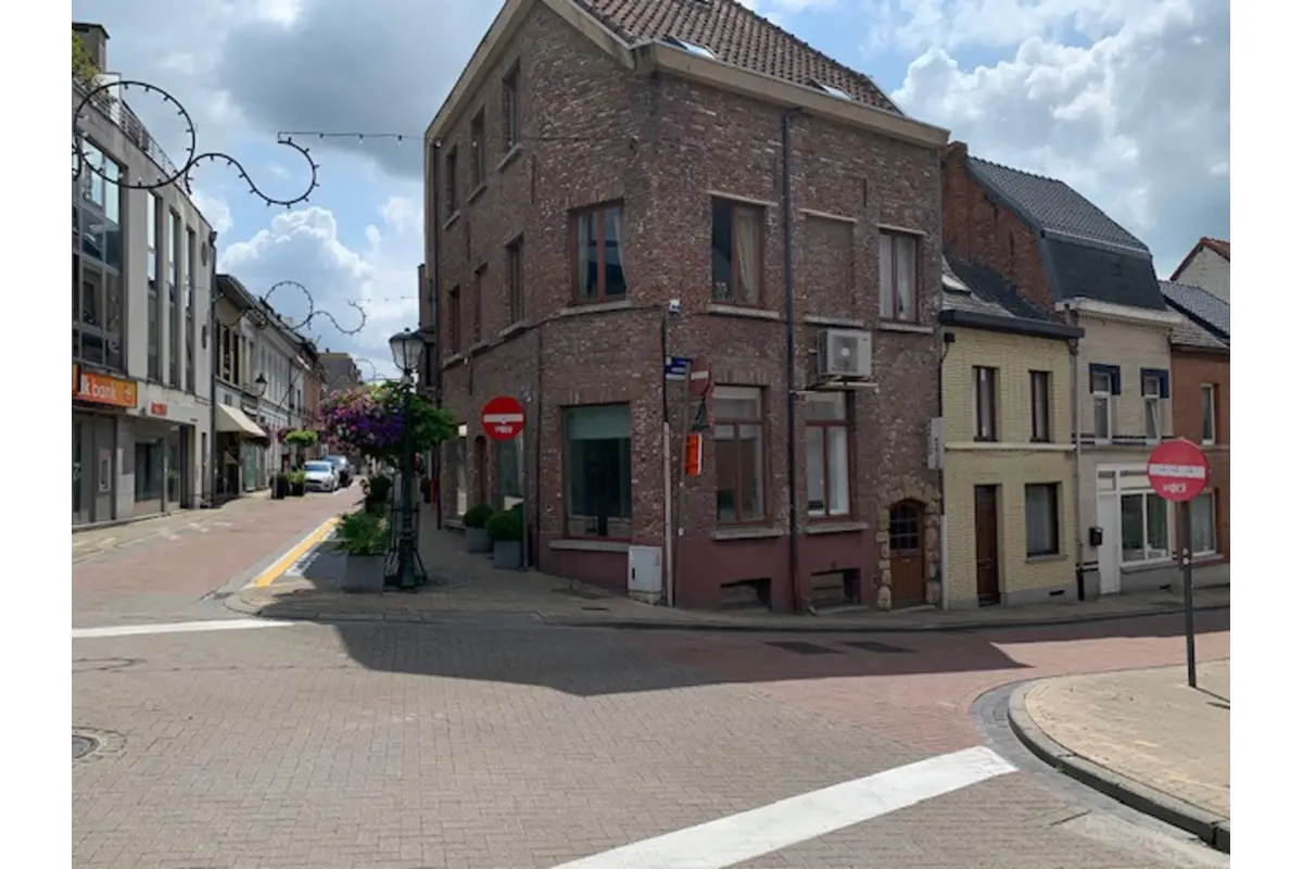 Handelszaak te  huur in Wetteren 9230 1850.00€  slaapkamers 115.00m² - Zoekertje 552038