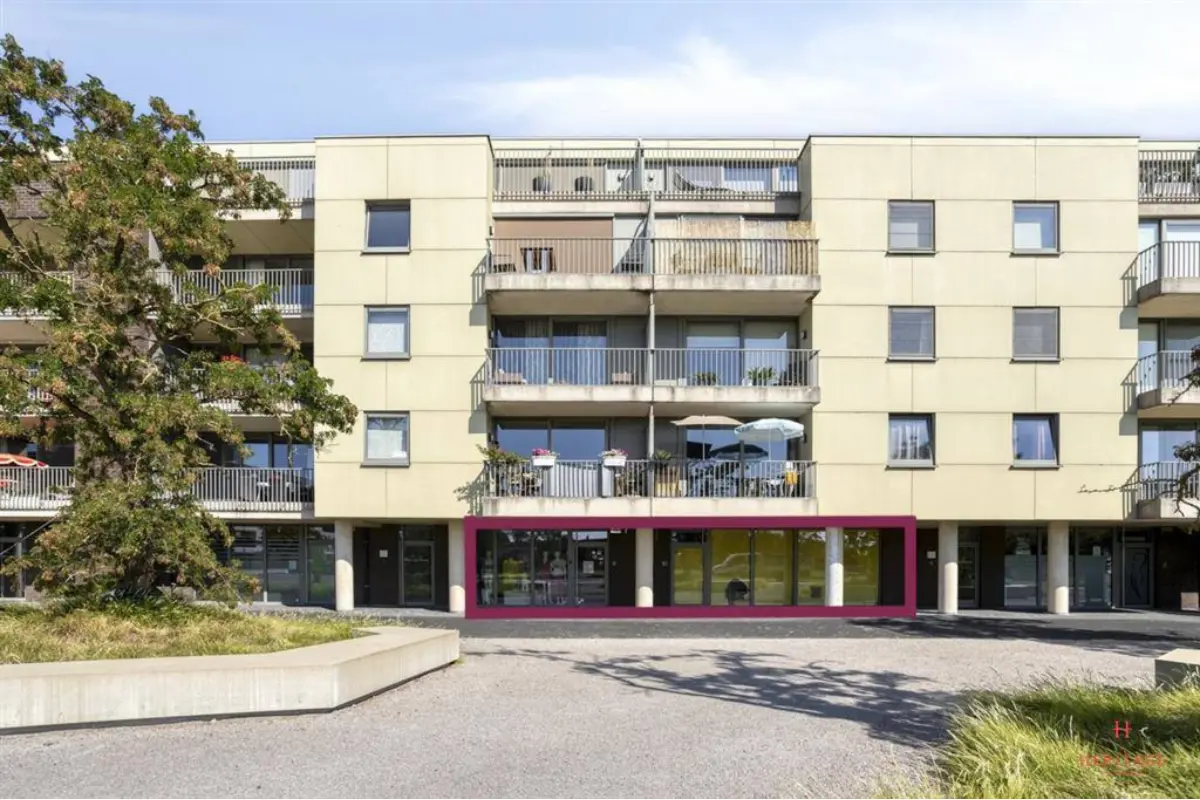 Handelszaak te  koop in Aalter 9880 275000.00€ 2 slaapkamers 111.00m² - Zoekertje 556143