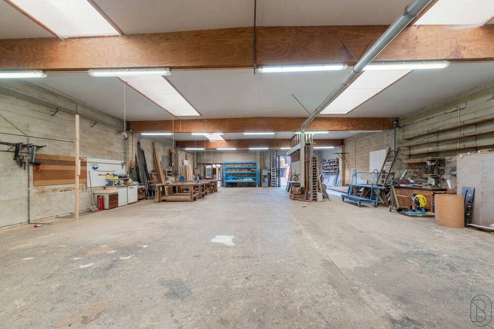 Handelszaak te  koop in Kluisbergen 9690 180000.00€  slaapkamers 334.00m² - Zoekertje 554250