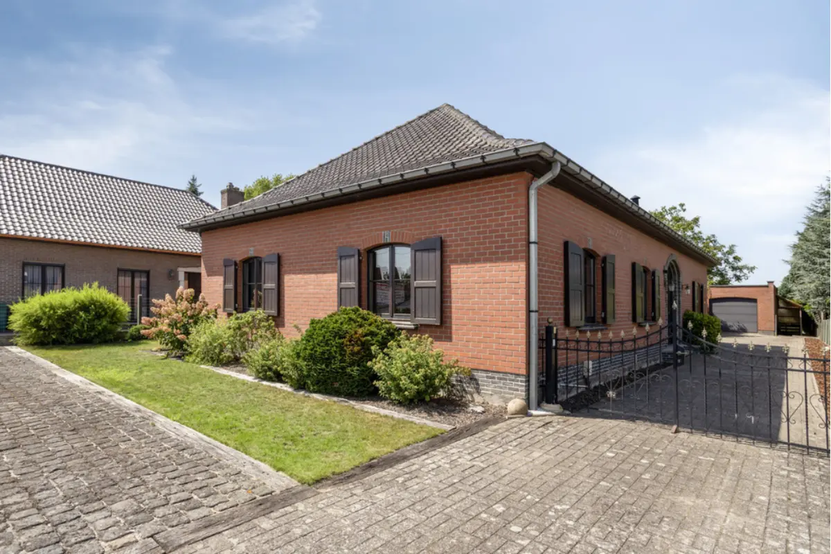 Huis te  koop in Merelbeke 9820 499000.00€ 3 slaapkamers 239.00m² - Zoekertje 556409