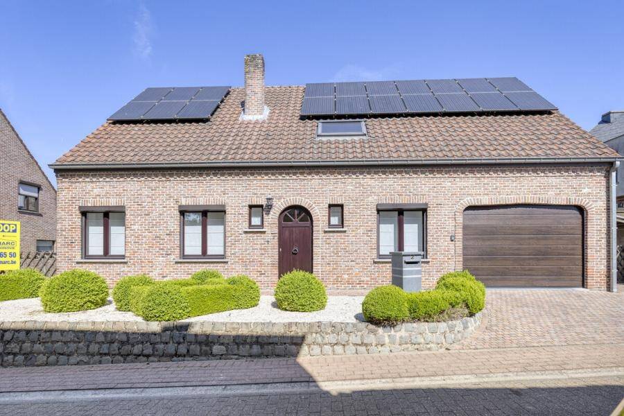 Villa te  koop in Outer 9406 370000.00€  slaapkamers m² - Zoekertje 558683