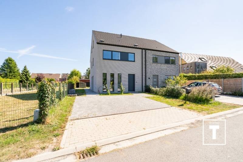 Huis te  koop in Merelbeke 9820 649000.00€ 5 slaapkamers 212.00m² - Zoekertje 563034