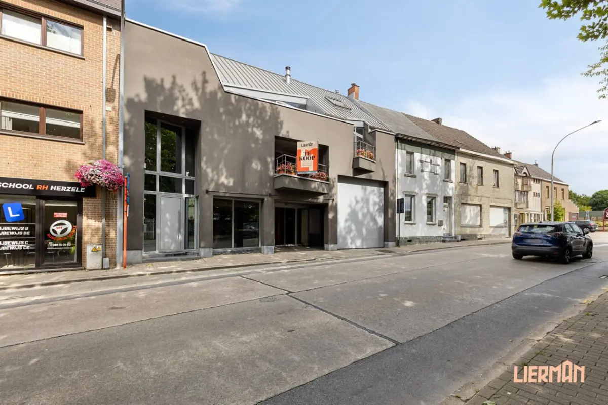 Huis te  koop in Herzele 9550 895000.00€ 4 slaapkamers 465.00m² - Zoekertje 565410