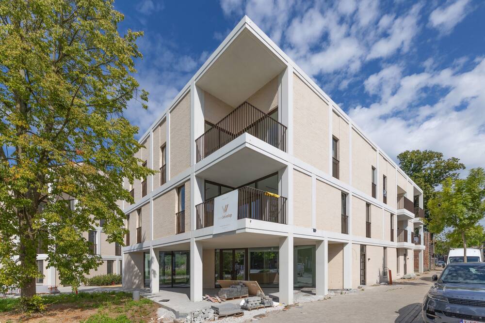 Handelszaak te  koop in Sleidinge 9940 350000.00€  slaapkamers 128.00m² - Zoekertje 566012