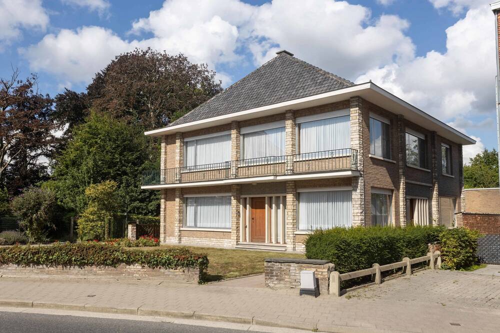 Huis te  koop in Moorsel 9310 599000.00€ 7 slaapkamers 300.00m² - Zoekertje 566910