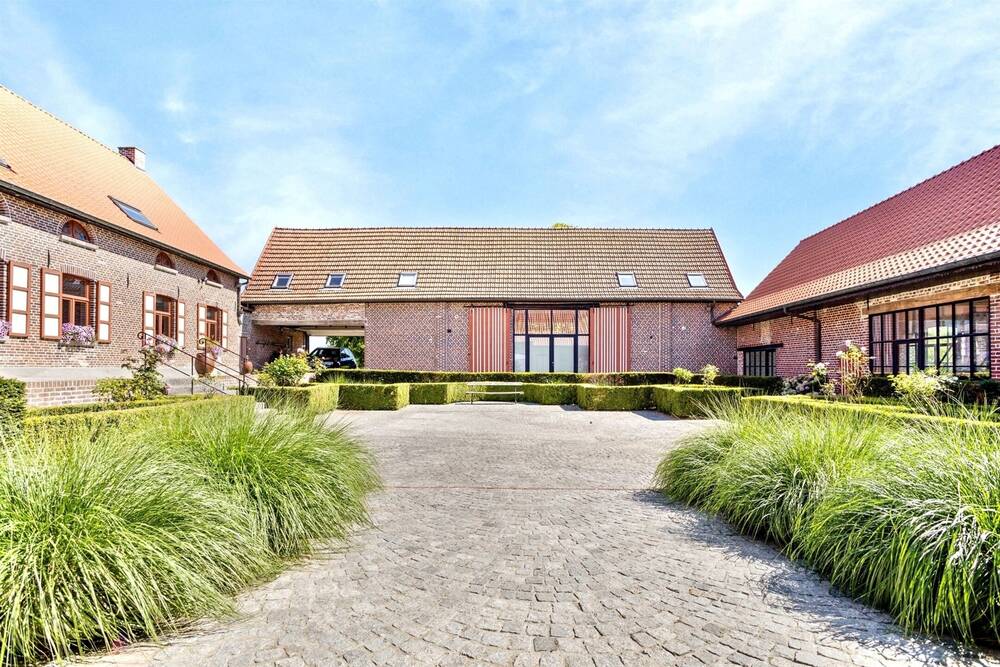 Bungalow te  koop in Nukerke 9681 1990000.00€ 8 slaapkamers 1000.00m² - Zoekertje 566703
