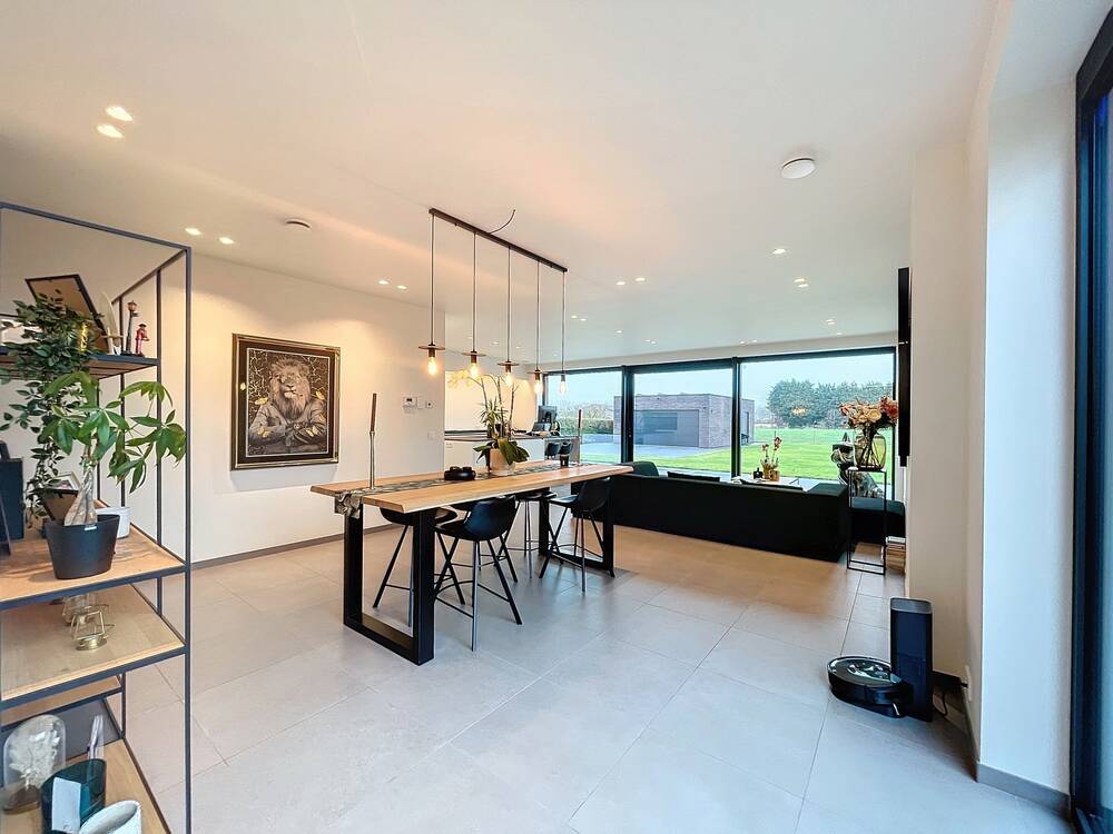 Benedenverdieping te in Nazareth 9810 1500.00€ 2 slaapkamers 211.00m² - Zoekertje 569752