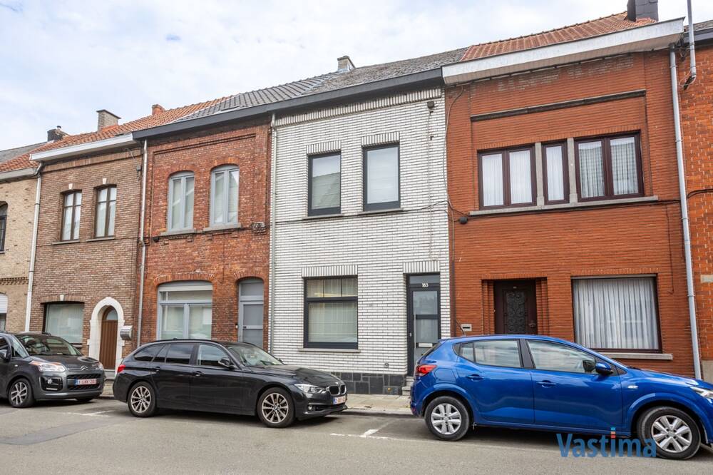 Huis te  koop in Aalst 9300 240000.00€ 2 slaapkamers 150.00m² - Zoekertje 570117