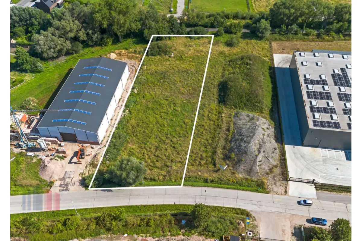 Handelszaak te  koop in Kluisbergen 9690 484000.00€  slaapkamers 3329.00m² - Zoekertje 569402