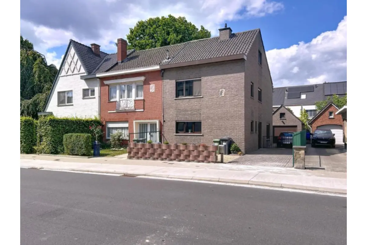 Huis te  koop in Wondelgem 9032 385000.00€ 3 slaapkamers 144.00m² - Zoekertje 569132