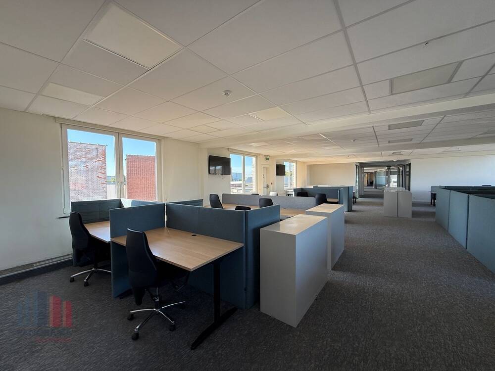 Handelszaak te  huur in Sint-Niklaas 9100 1500.00€  slaapkamers 225.00m² - Zoekertje 569390