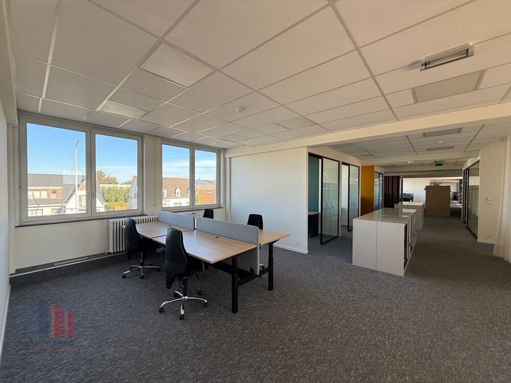 Handelszaak te  huur in Sint-Niklaas 9100 3000.00€  slaapkamers 450.00m² - Zoekertje 569405