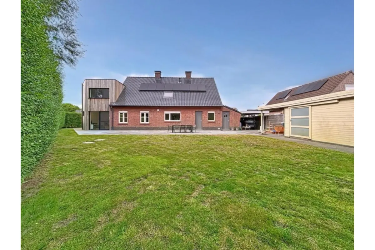 Huis te  koop in Assenede 9960 615000.00€ 4 slaapkamers 273.00m² - Zoekertje 569127