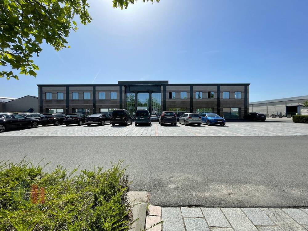 Handelszaak te huur in Deinze 9800 1664.00€ slaapkamers 363.00m² - Zoekertje 569395