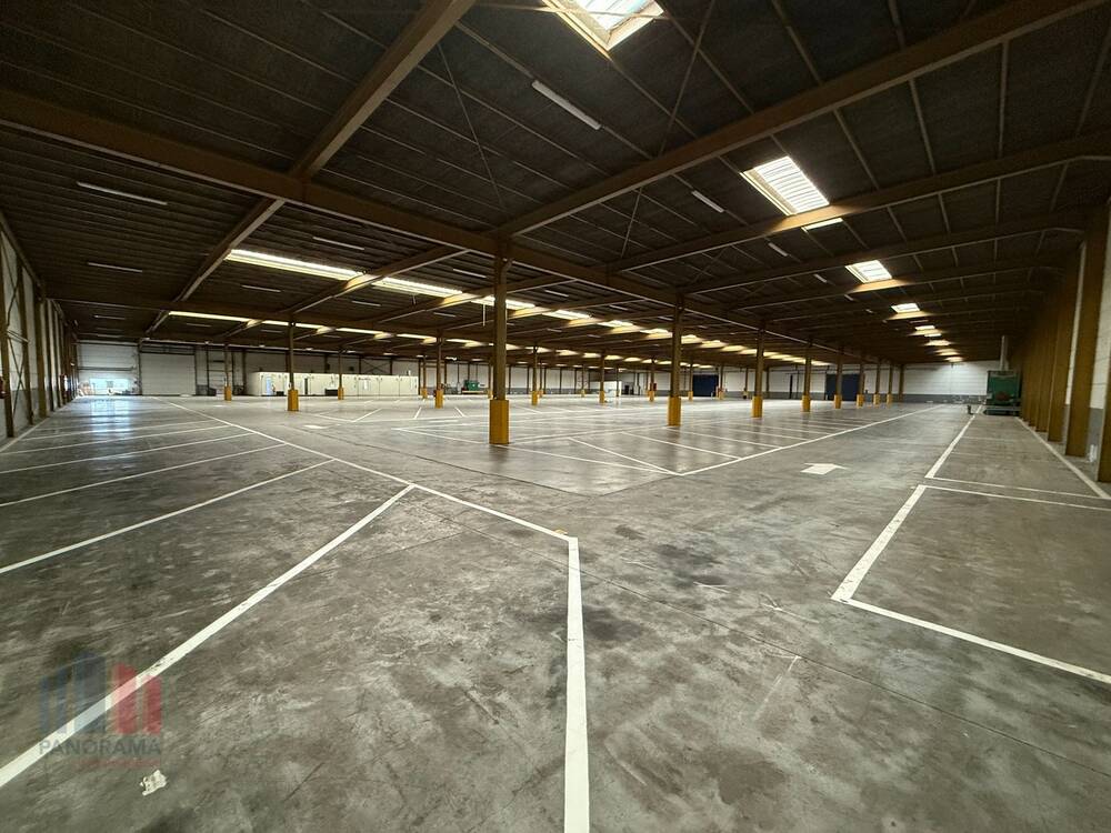 Handelszaak te  huur in Sint-Niklaas 9100 23530.00€  slaapkamers 6723.00m² - Zoekertje 569389