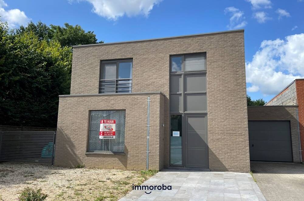 Huis te  huur in Zulte 9870 1100.00€ 3 slaapkamers 194.00m² - Zoekertje 572156