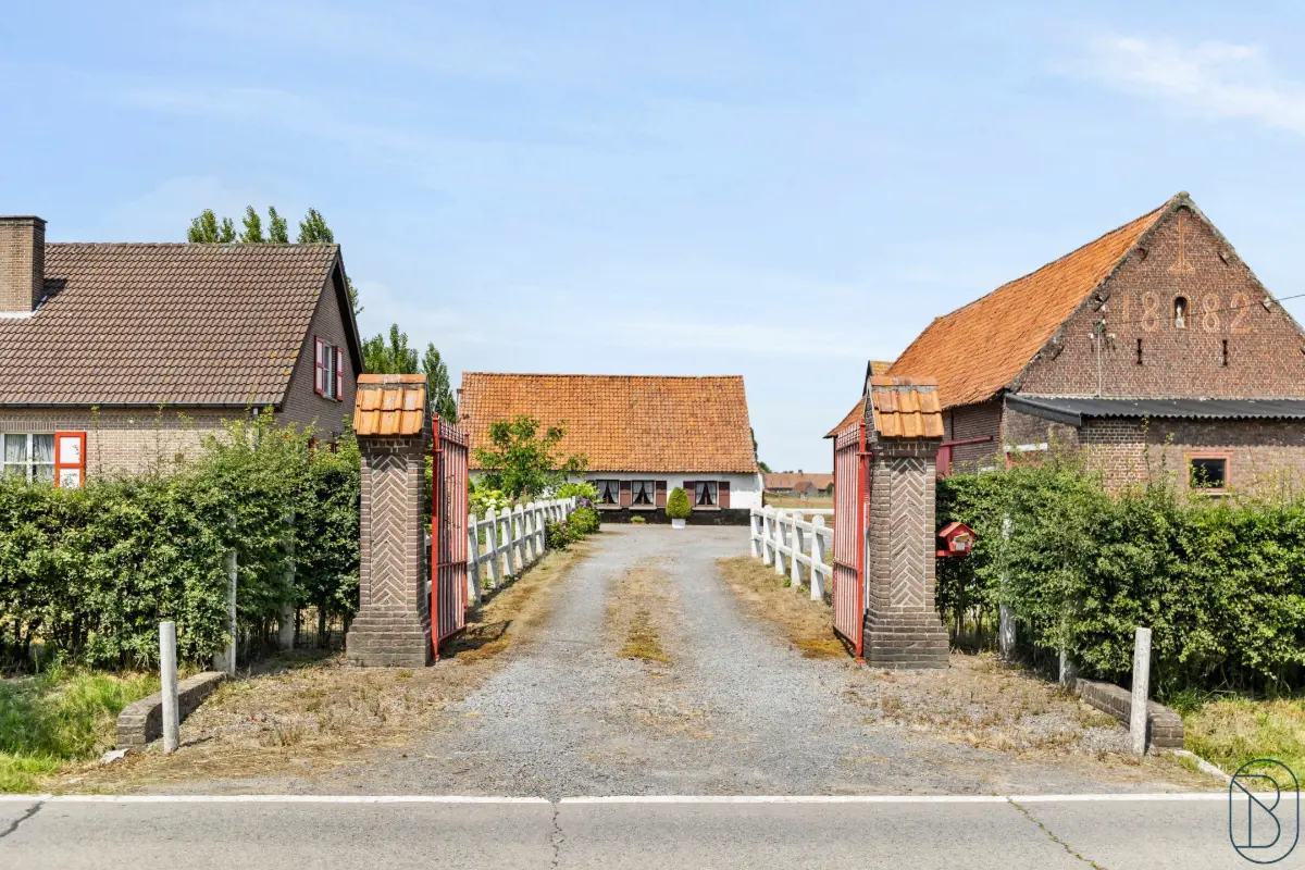 Huis te  koop in Hansbeke 9850 895000.00€ 3 slaapkamers 1000.00m² - Zoekertje 574042