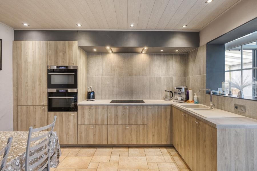 Huis te koop in Outer 9406 365000.00€ 4 slaapkamers m² - Zoekertje 573303