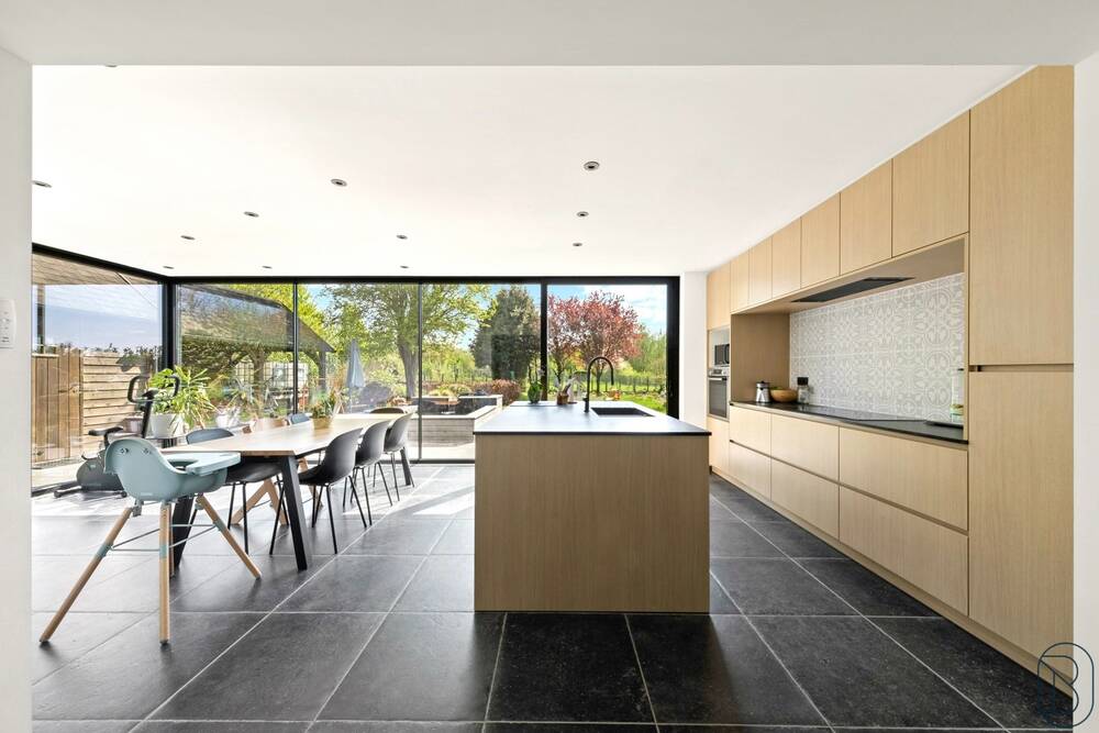 Huis te  koop in Ronse 9600 435000.00€ 3 slaapkamers 250.00m² - Zoekertje 573877
