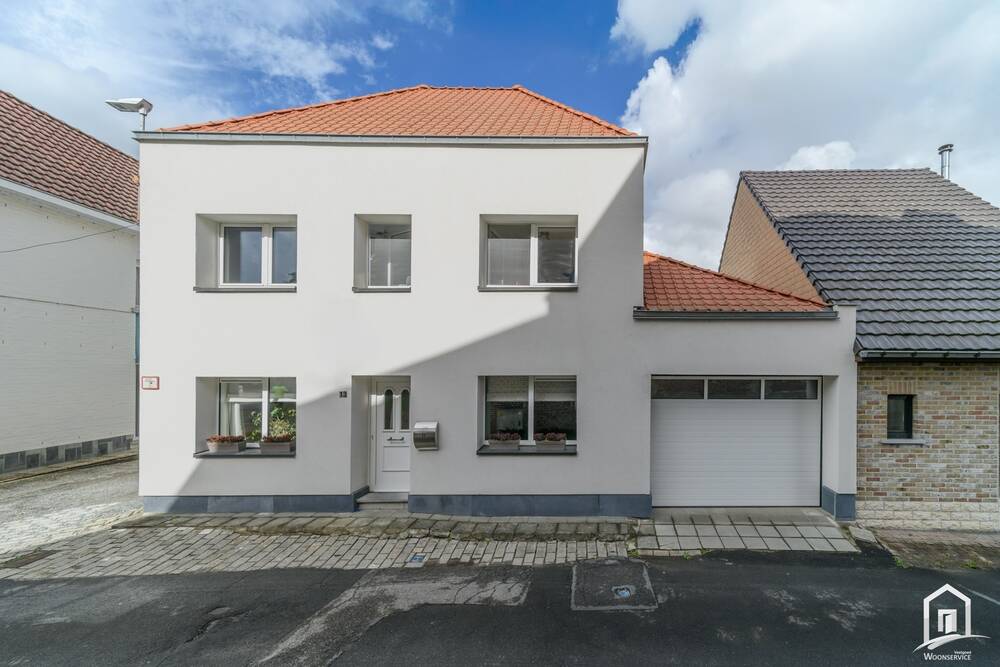 Huis te  in Outer 9406 339000.00€ 3 slaapkamers 185.00m² - Zoekertje 573199