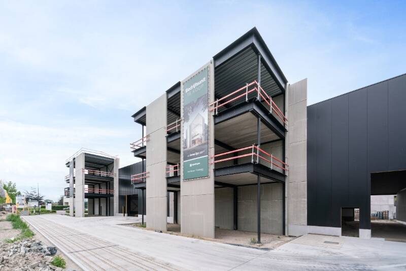 Handelszaak te  koop in Mariakerke 9030 1975000.00€  slaapkamers m² - Zoekertje 574516