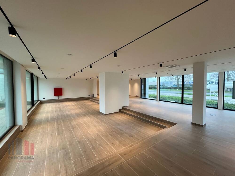 Handelszaak te huur in Lochristi 9080 2910.00€ slaapkamers 218.00m² - Zoekertje 574453