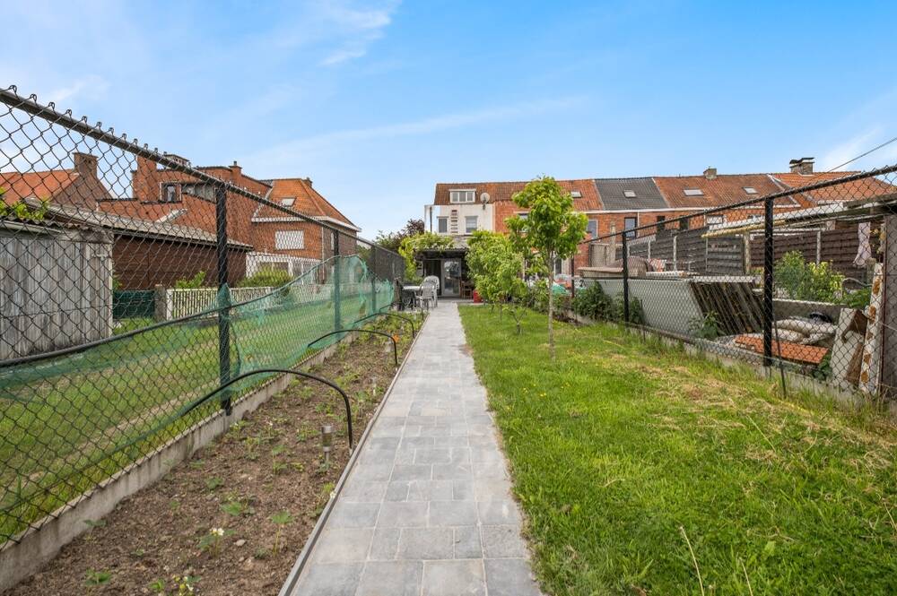 Huis te koop in Sint-Niklaas 9100 349000.00€ 4 slaapkamers 162.00m² - Zoekertje 576001