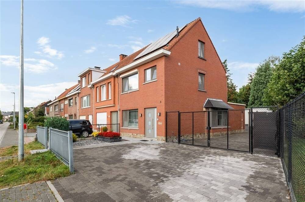 Huis te koop in Sint-Niklaas 9100 550000.00€ 4 slaapkamers 170.00m² - Zoekertje 575621