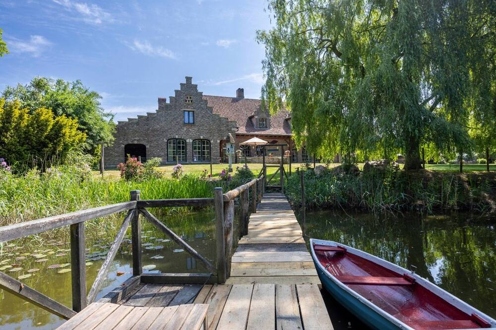 Huis te  koop in Knesselare 9910 1120000.00€ 4 slaapkamers 413.00m² - Zoekertje 576173