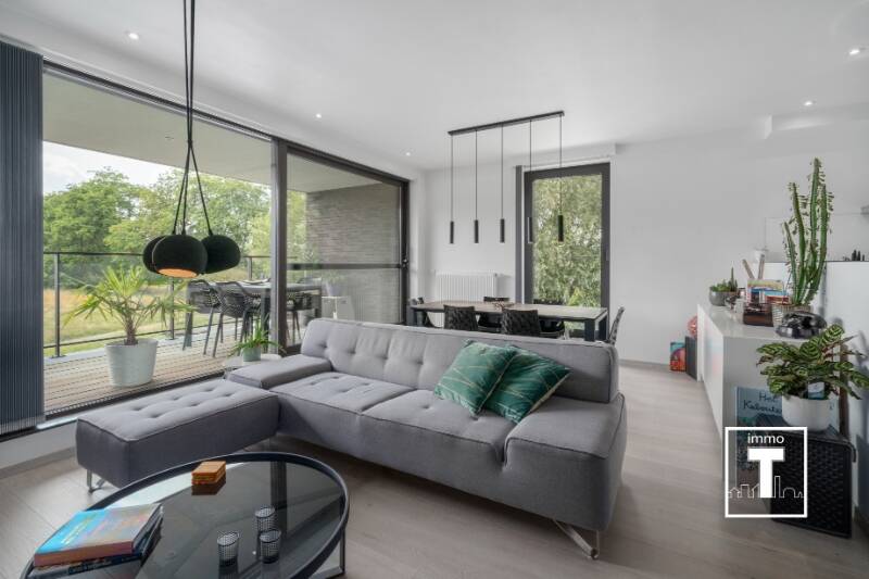 Appartement te koop in Zwijnaarde 9052 325000.00€ 1 slaapkamers 71.00m² - Zoekertje 576742